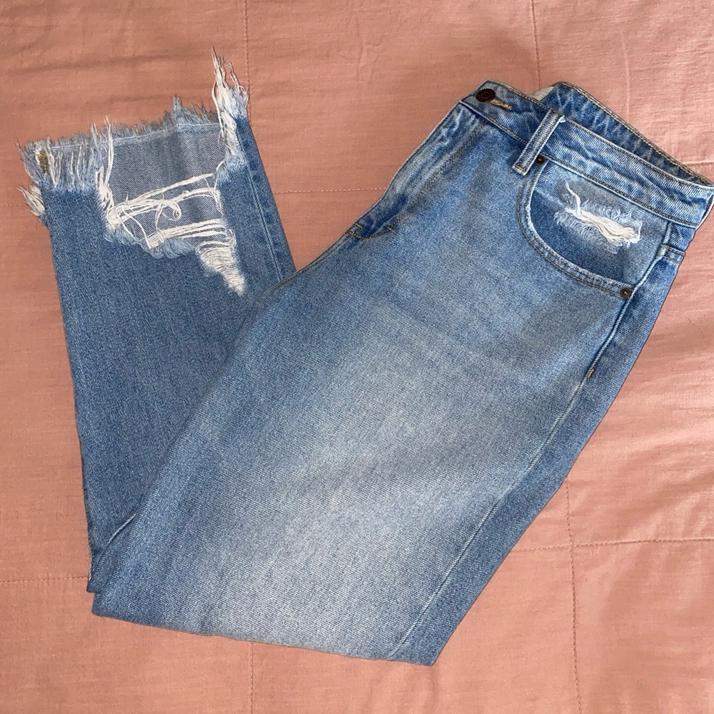 Mid-rise mom jeans